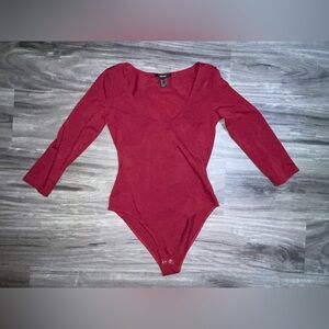 🩷Women’s rue 21 small red body suit sexy 3/4 sleeve
